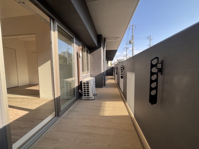 バルコニー　日当たりが良く風通しがいいので洗濯が楽になります