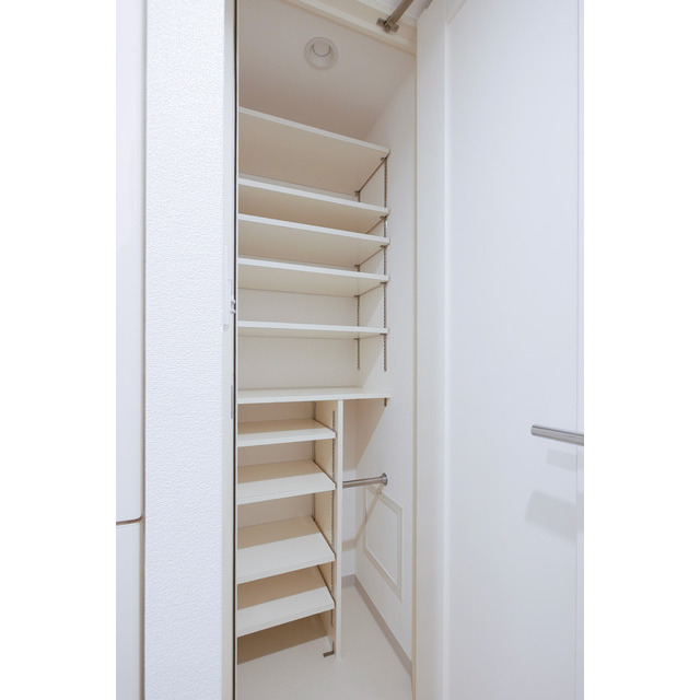 収納　シューズボックス