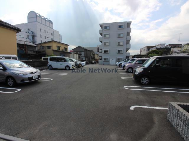 駐車場　駐車場