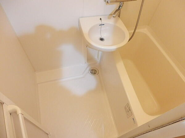 バス・シャワールーム　ゆったり過ごせるお風呂です