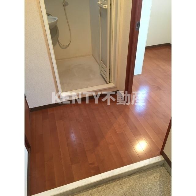 玄関　収納もある玄関です