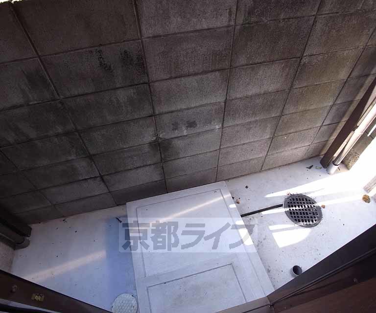 バルコニー　裏の洗濯場です