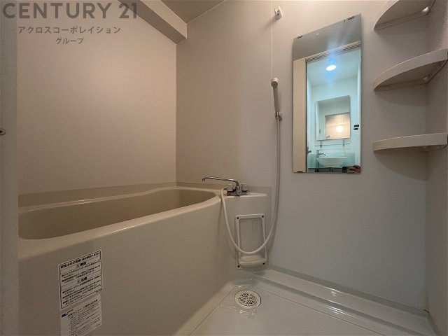 バス・シャワールーム　バストイレセパレートタイプのシンプルな浴室です☆