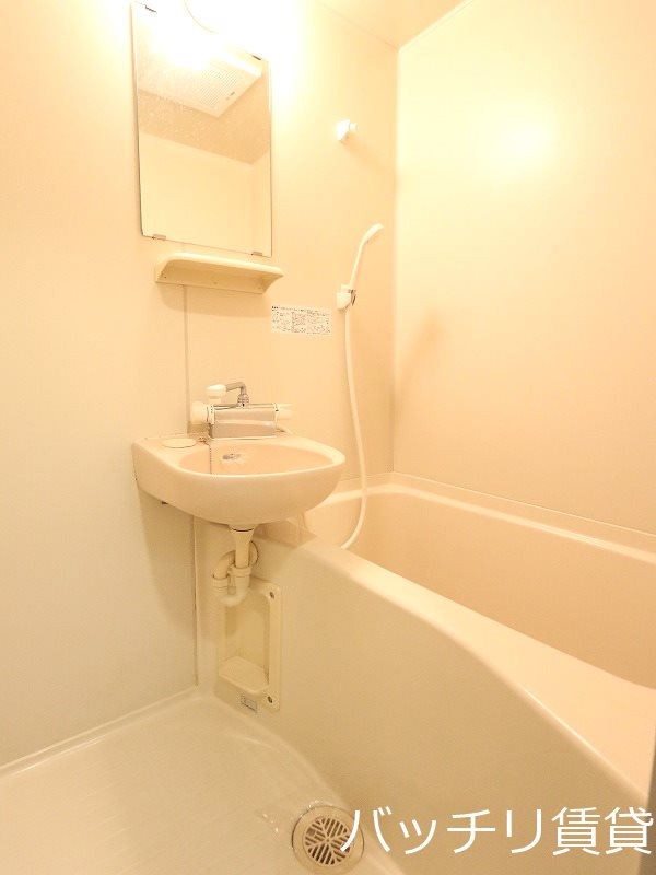バス・シャワールーム　画像は別号室イメージの為、現況を優先いたします。