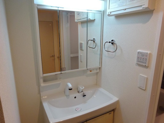 洗面設備　洗髪洗面化粧台