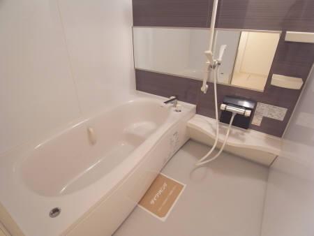 バス・シャワールーム　同タイプの室内写真です。