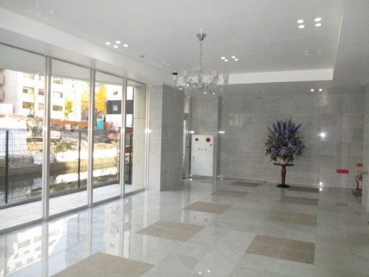 エントランス　★見学予約受付中★