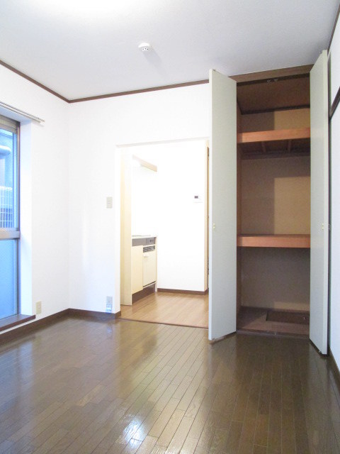 居室・リビング　★洋室６帖★