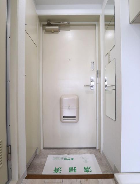 玄関　玄関　※同物件・同仕様画像