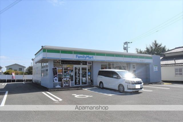コンビニ　ファミリーマート（コンビニ）まで453m