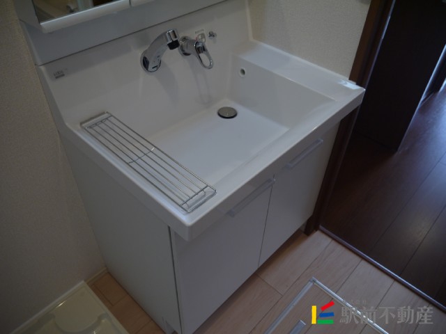 洗面設備　広々洗面台