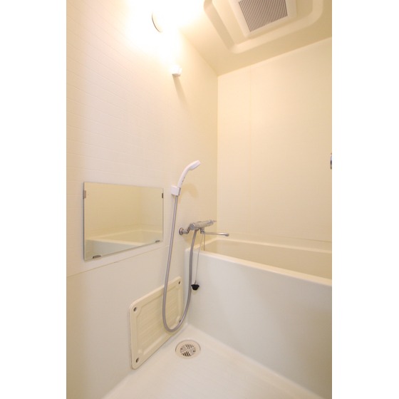 バス・シャワールーム　１０３号室