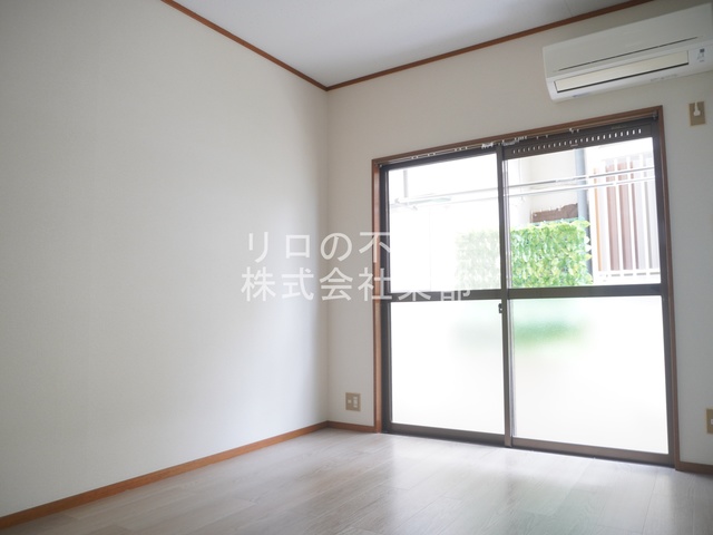 居室・リビング　南に面した洋室は採光・通風に優れた心地よい空間です！