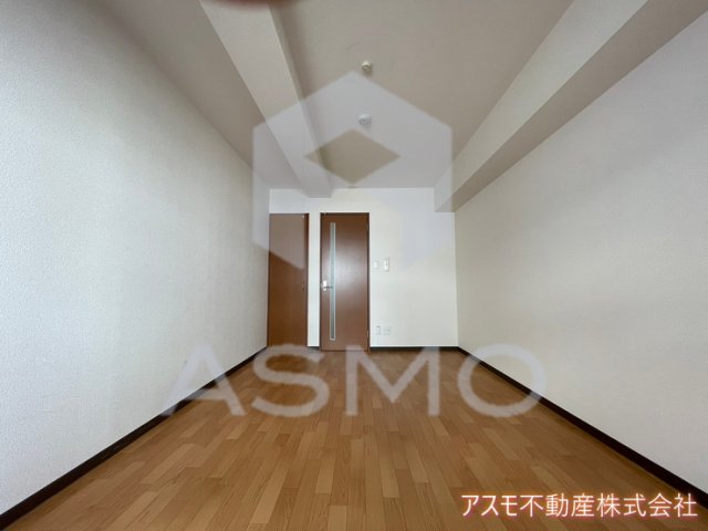 居室・リビング　同マンション別部屋参考写真