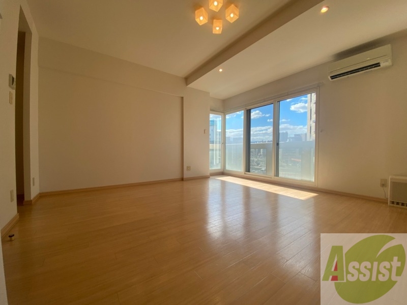 居室・リビング　広くてキレイなお部屋が広がっていて、充実した生活が送れそう。