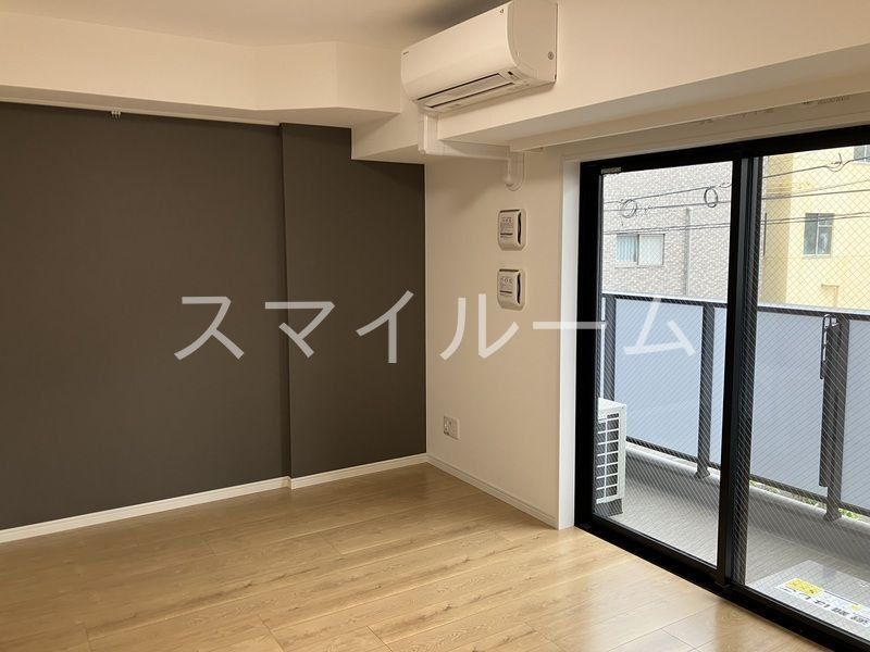 居室・リビング　※別部屋参考写真です