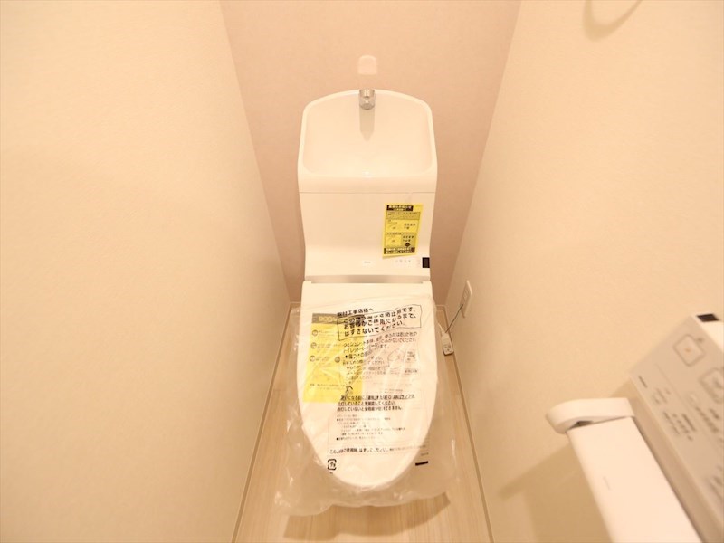 トイレ　温水洗浄暖房便座付トイレ