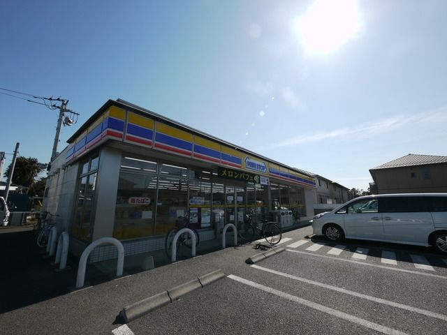 コンビニ　ミニストップ伊奈中央店（コンビニ）まで1422m