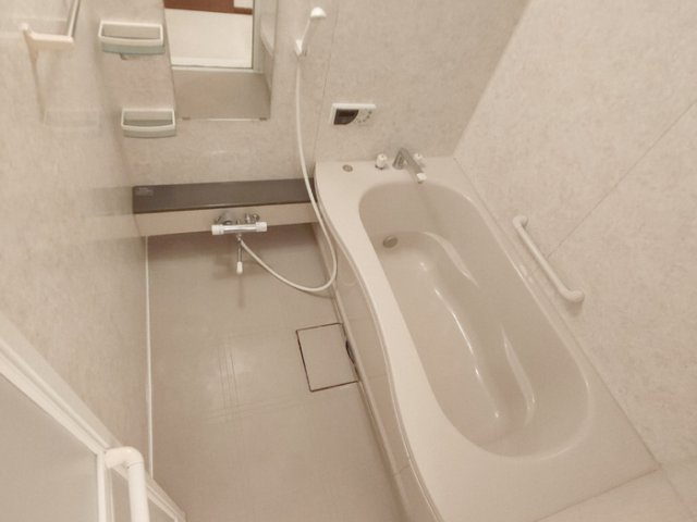 バス・シャワールーム　お風呂です