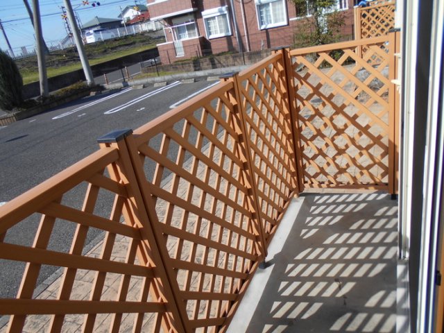 バルコニー　開放的で明るい空間を演出してくれるバルコニーです