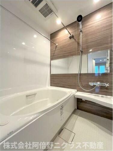 バス・シャワールーム　内装は別部屋の参考写真です。