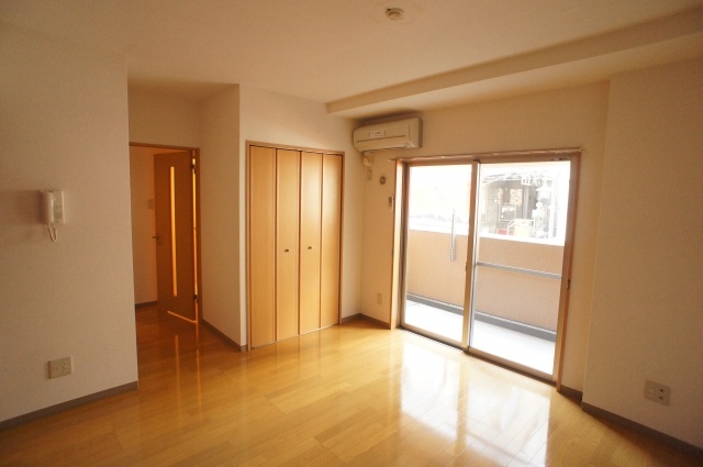 居室・リビング　8.1帖