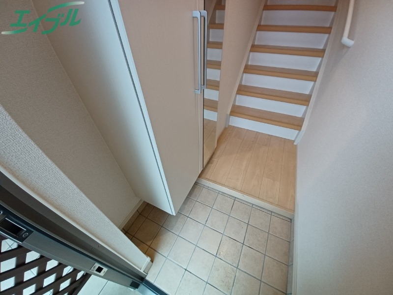 玄関　同型参考写真