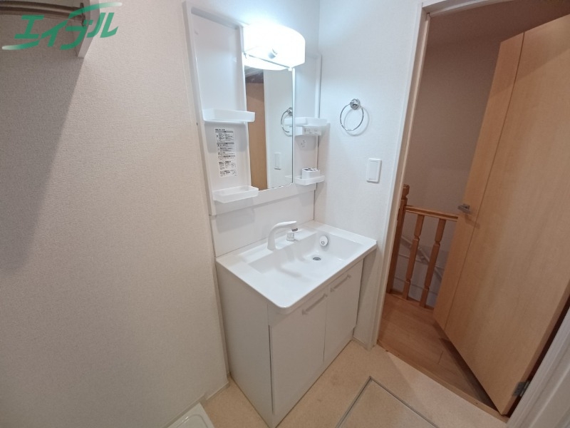 洗面設備　同型参考写真