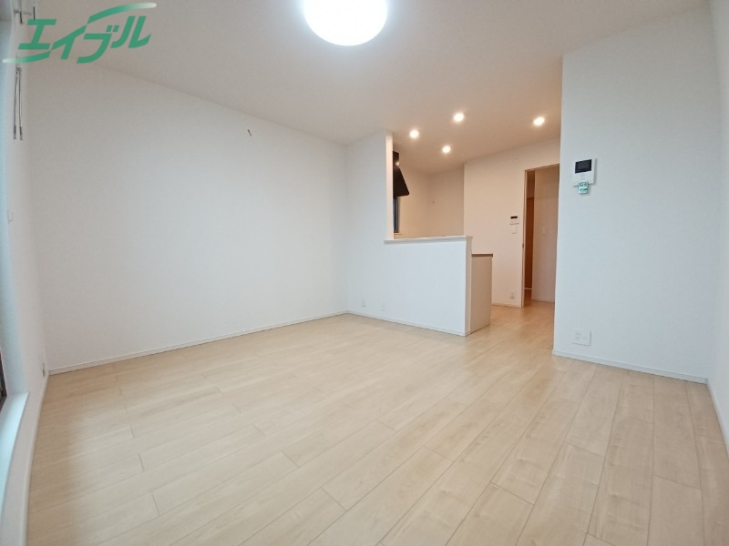 居室・リビング　同型参考写真