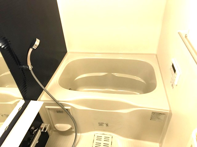 バス・シャワールーム　追い焚き機能付き