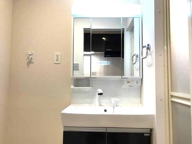 洗面設備　洗髪洗面化粧台