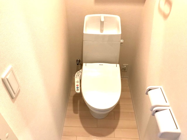 トイレ　温水洗浄暖房便座