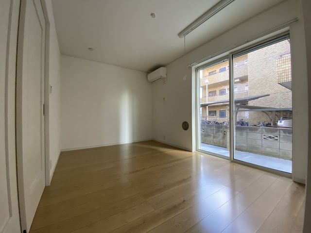 居室・リビング　広々としたお部屋でまったりと。。