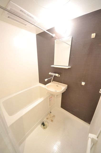 バス・シャワールーム　☆清潔なお風呂場です♪☆