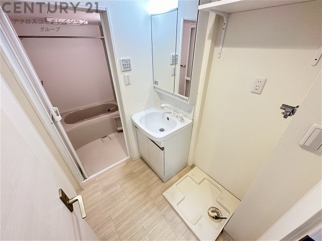 洗面設備　室内洗濯機置き場付きで便利！