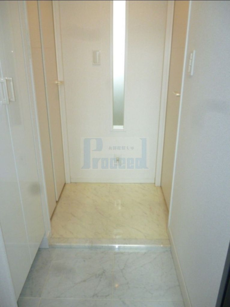 玄関　広々とした玄関