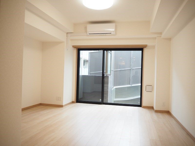 居室・リビング　☆明るい洋室☆