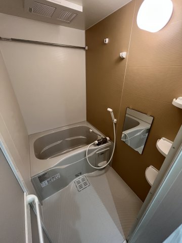 バス・シャワールーム　便利な浴室乾燥機付き！