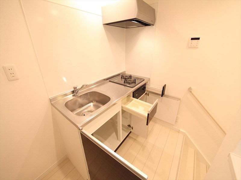 キッチン　システムキッチン（ガス2口コンロ付）