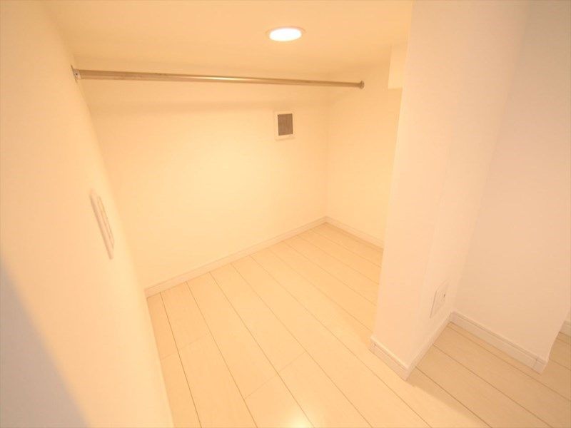 収納　ウォークインクローゼット（収納充実してます）