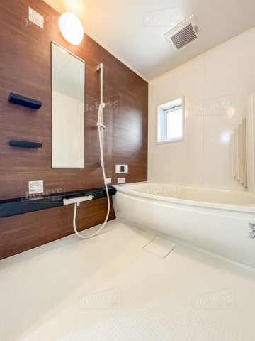 バス・シャワールーム　追い焚き機能付きのお風呂です♪