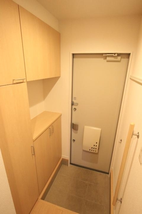 玄関　シューズボックス付きの玄関です★