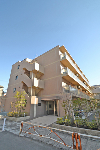 建物外観　重厚でオシャレな外観。