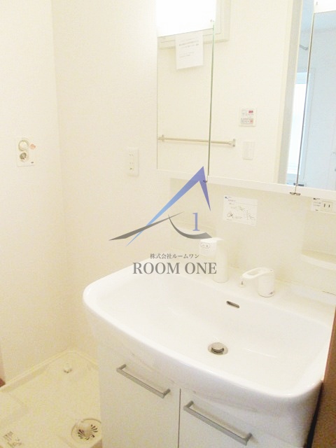 洗面設備　独立洗面台です。