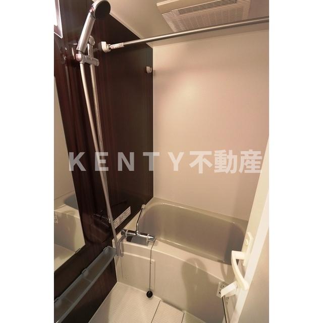 バス・シャワールーム　落ち着いた空間のお風呂です