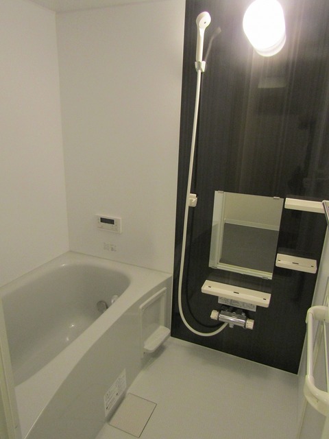 バス・シャワールーム　同一施工会社同一仕様写真