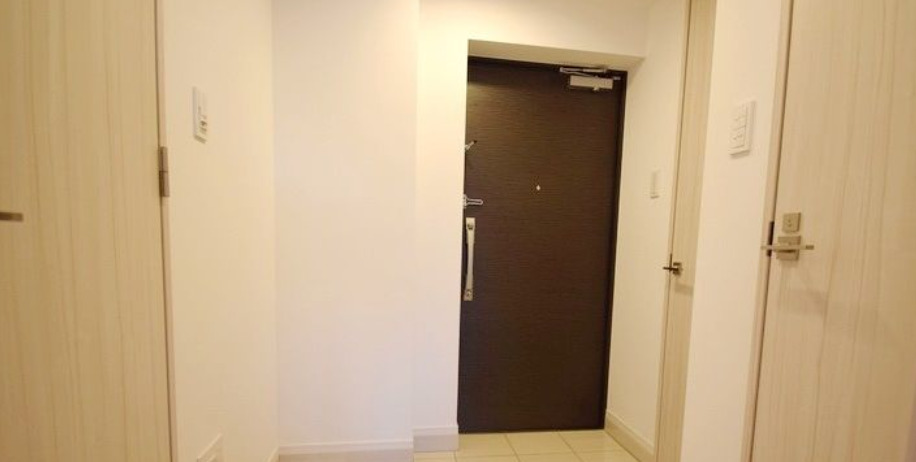 玄関　※別部屋の参考写真です。