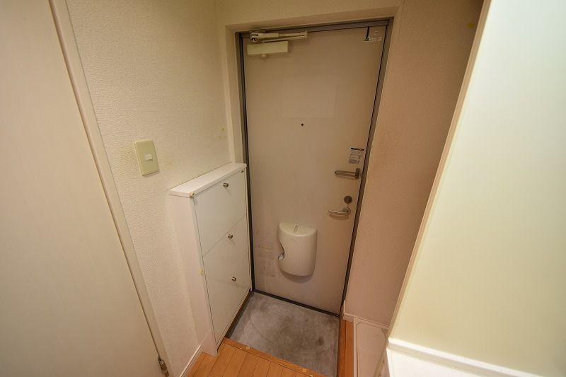 玄関　同物件別室写真