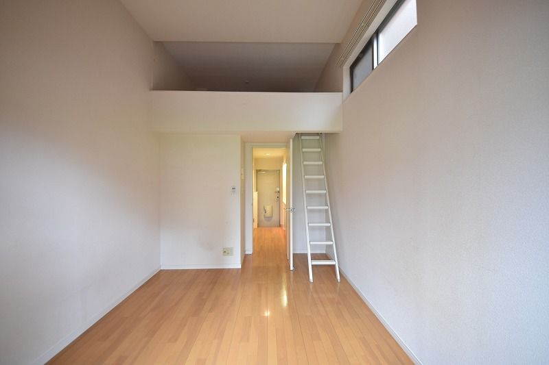 居室・リビング　同物件別室写真