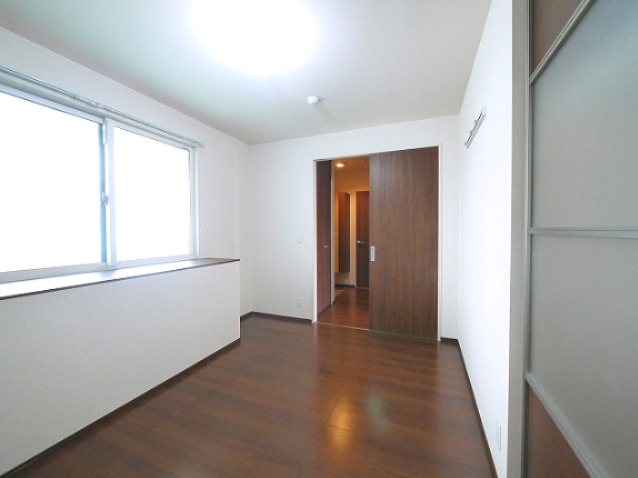 その他部屋・スペース　明るい洋室です。